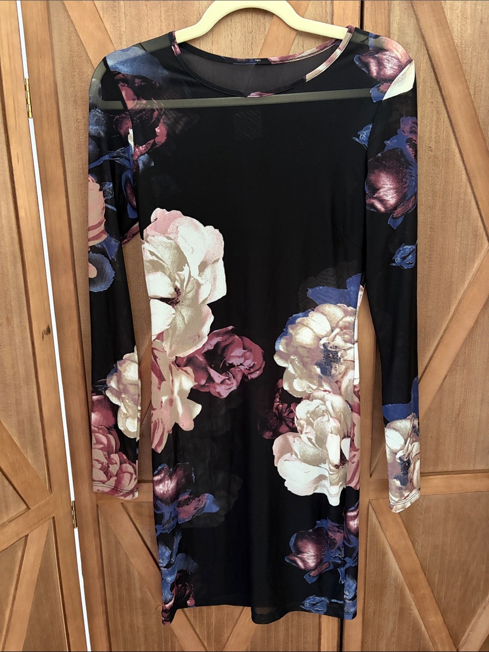 🇨🇦LE CHATEAU Long-Sleeve SHEER  Dress in Black and Pink Floral Design SIZE SMALL